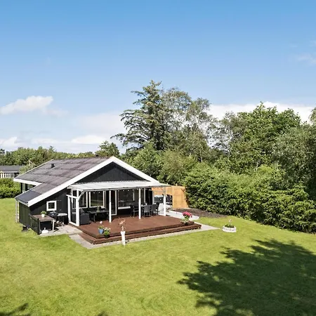 Holiday home 3 Bedroom Stunning In Hals