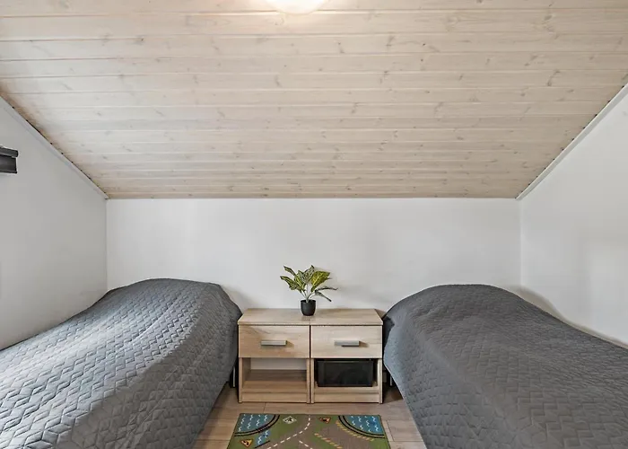 3 Bedroom Amazing In Holiday home